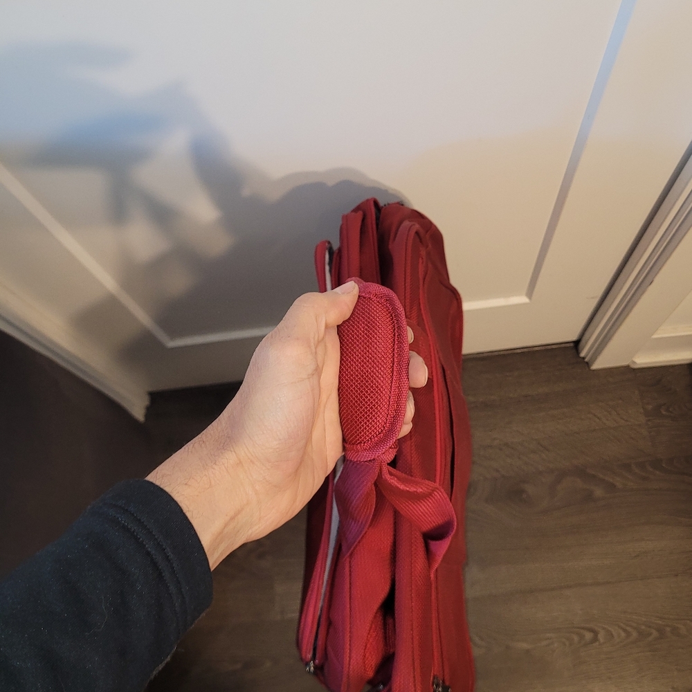 Red soft bag - Picture 3 of 11